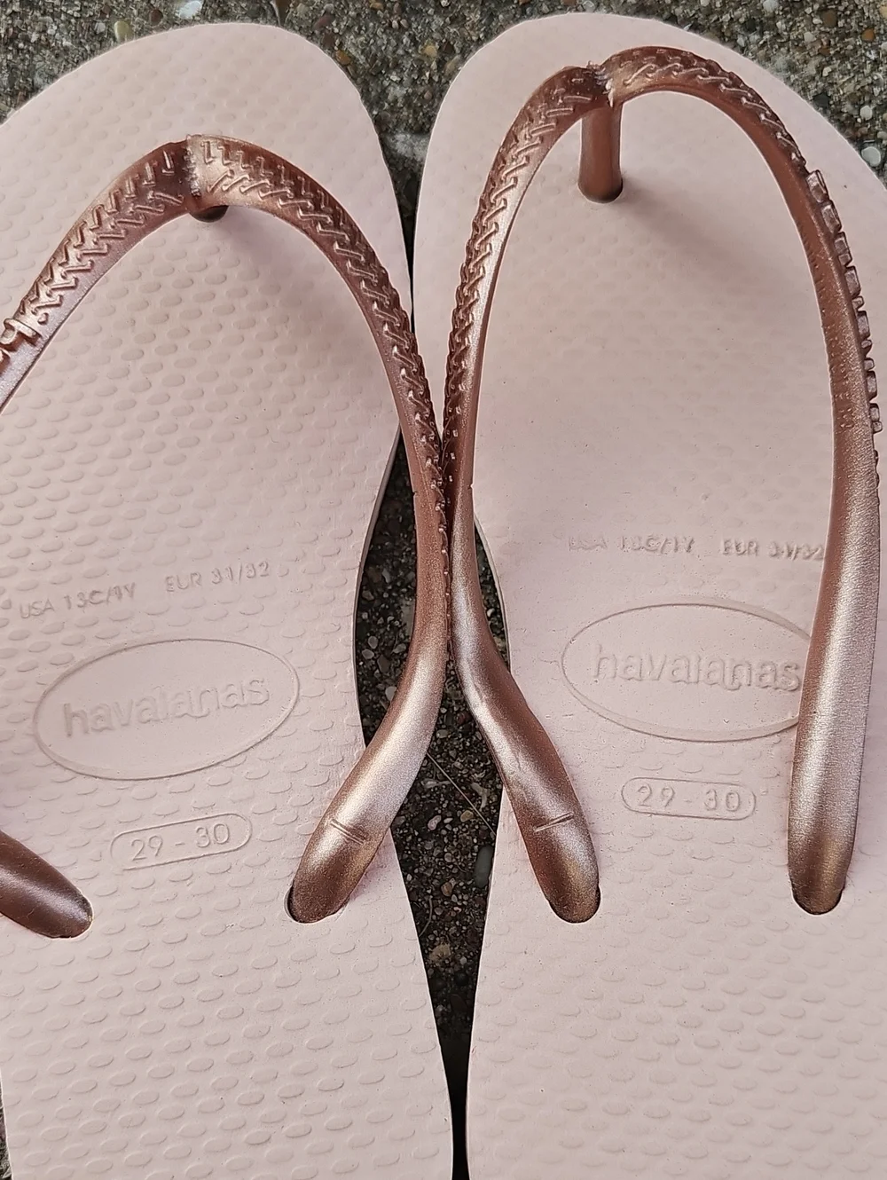 Havaianas Powder Pink Rose Gold Flip Flops Youth Girls 13/1 29-30 Thong Sandals